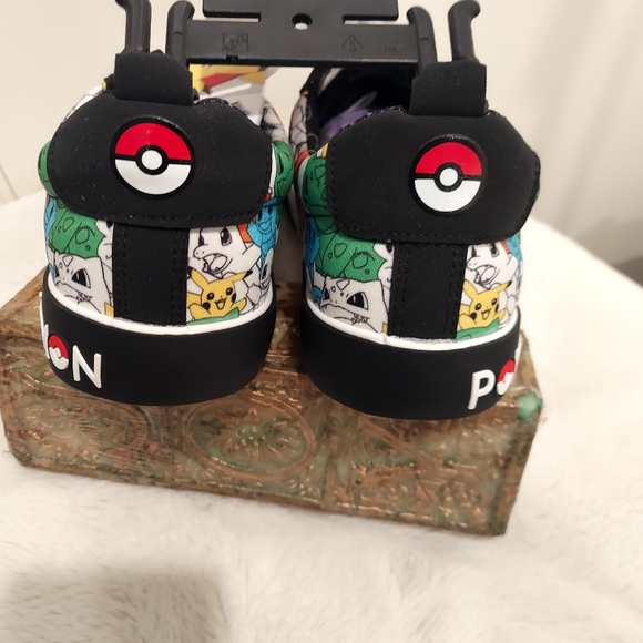 Pokemon sneakers size 9.5 - Picture 6 of 8